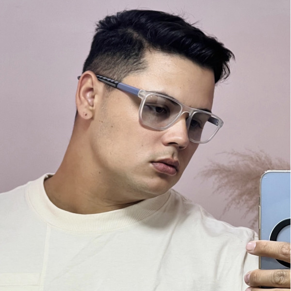 Armação de Óculos 8207 Esportivo Quadrado Translucido